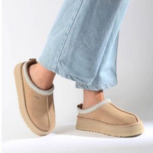 UGG Tazz women size  10 
BestSeller/ gently used 
Color :Sand